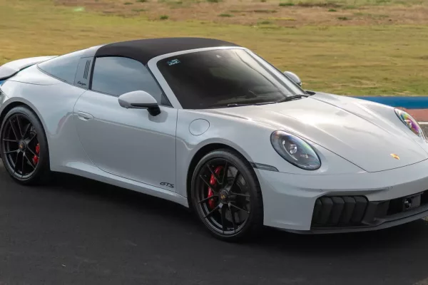 Porsche 911 GTS T-Hybrid en Colombia