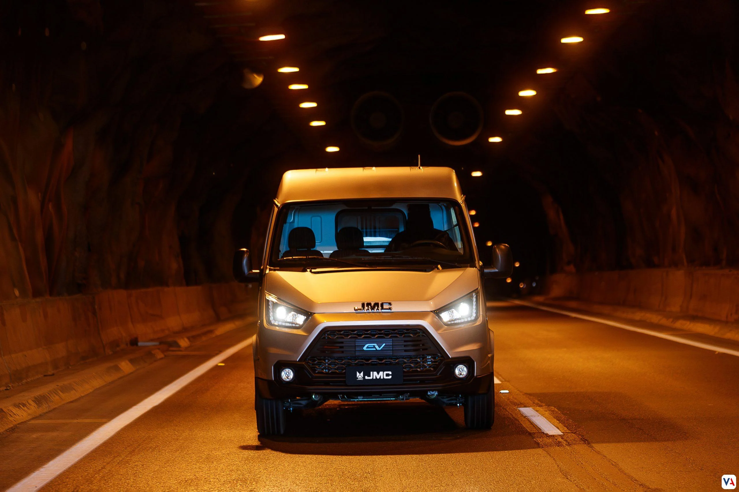 van eléctrica Touring