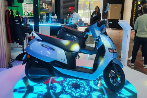 TVS iQube Colombia