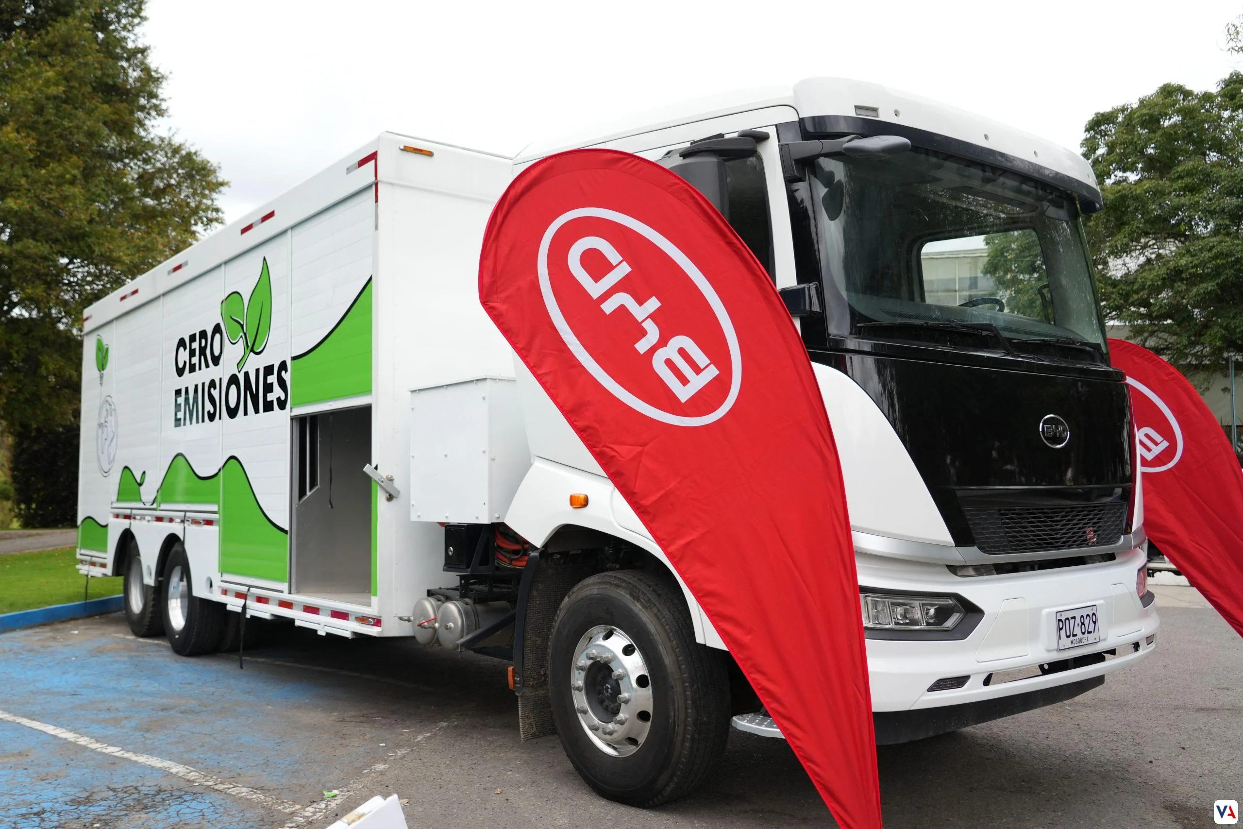 Camión botellero eléctrico