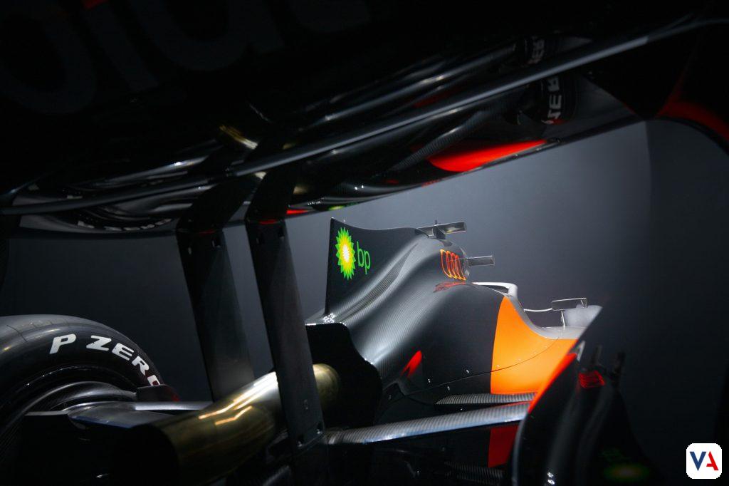 La entrada de Audi a la Fórmula 1 ya es oficial. Descubre la potencia del Audi R26 y la alineación de pilotos del Audi Revolut F1 Team para el 2026.
