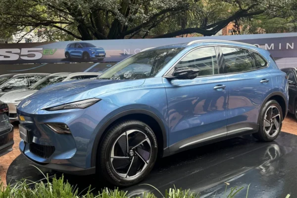 Descubre el nuevo MG S5 EV en Colombia. Un SUV eléctrico con 400 km de autonomía, tracción trasera y tecnología MG Pilot desde $94.990.000.