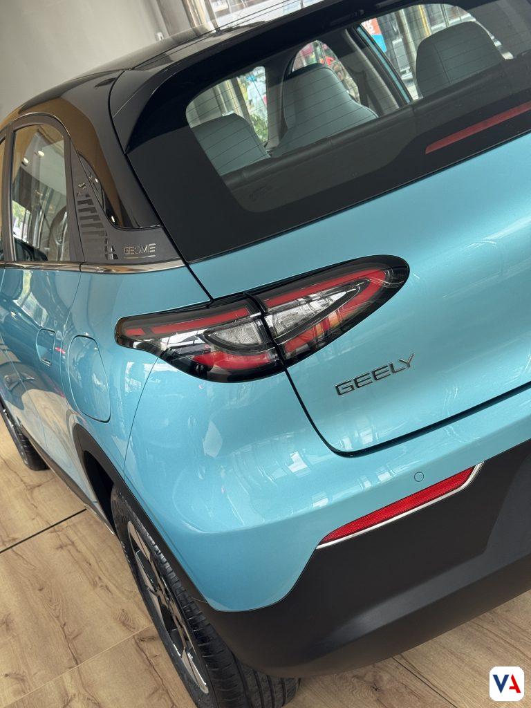 El Geely EX2 llega a Colombia tras su éxito en el SIAB. Disfruta de 410 km de autonomía, carga rápida y seguridad total en este nuevo SUV eléctrico compacto.
