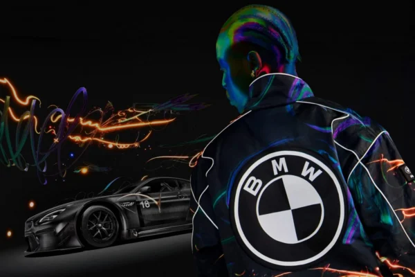 PUMA y BMW presentan la colección Art Car Capsule: moda inspirada en el primer Art Car digital. Prendas con realidad aumentada para un estilo de vida único.