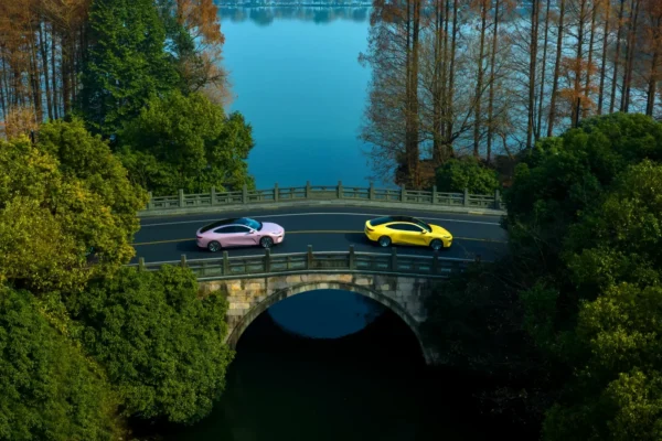 Geely revoluciona la industria con 10 años de innovación en tecnología de metanol verde. Conoce el futuro de los motores híbridos y la descarbonización global.