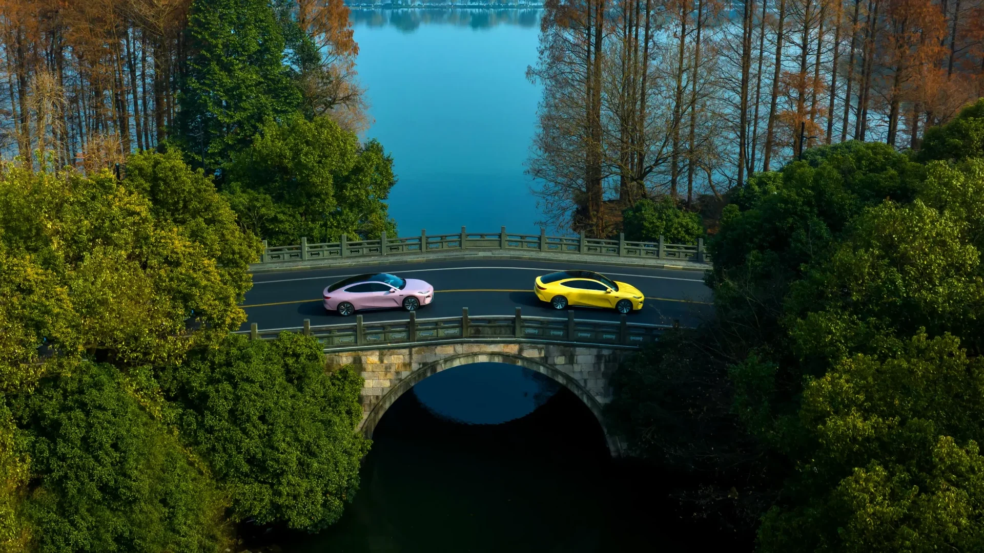 Geely revoluciona la industria con 10 años de innovación en tecnología de metanol verde. Conoce el futuro de los motores híbridos y la descarbonización global.