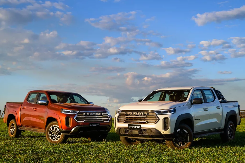 Llega la Ram Dakota con asientos de cuero y tela (Warlock) y cámaras 540°. Explora el regreso de la leyenda con conectividad inalámbrica, carga de 1.020 kg y garantía de 5 años.
