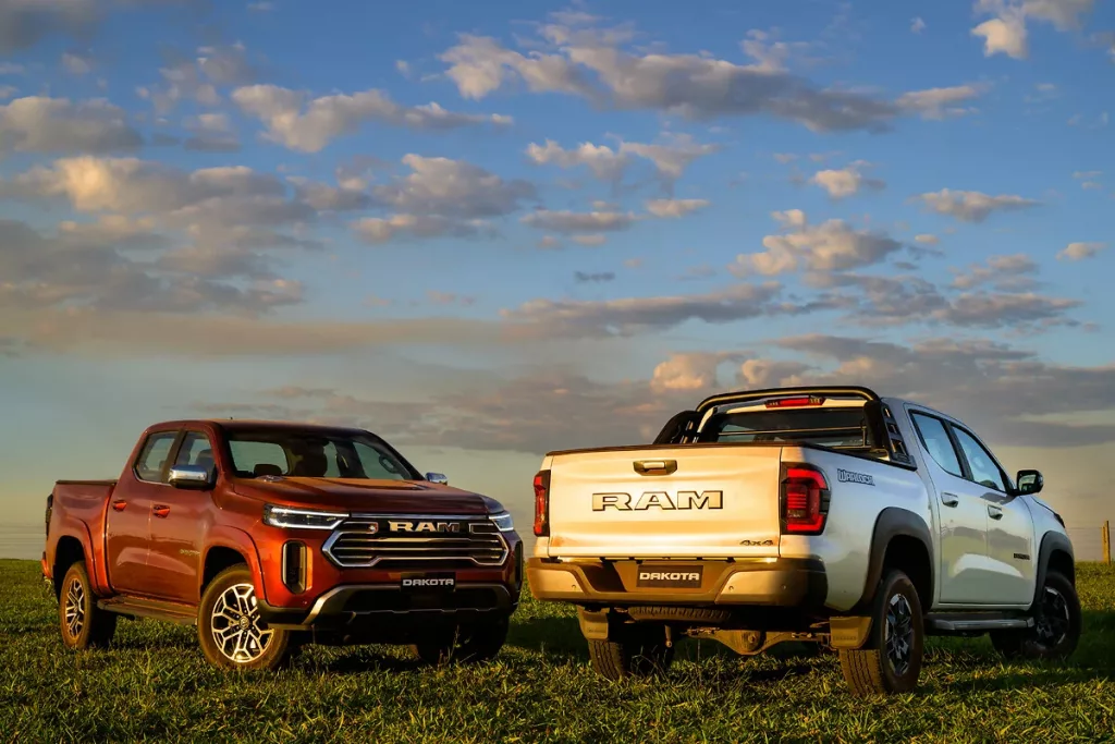 Llega la Ram Dakota con asientos de cuero y tela (Warlock) y cámaras 540°. Explora el regreso de la leyenda con conectividad inalámbrica, carga de 1.020 kg y garantía de 5 años.
