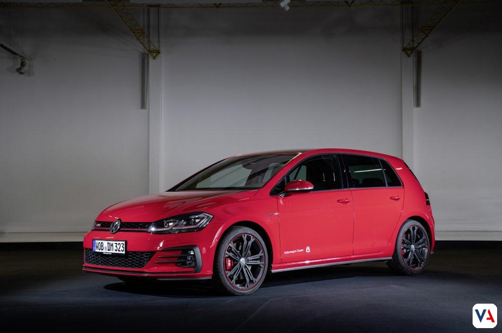 Celebra 50 años de leyenda con el Golf GTI EDITION 50. Descubre la historia detallada de sus 8 generaciones y el modelo más potente jamás creado con 325 PS.
