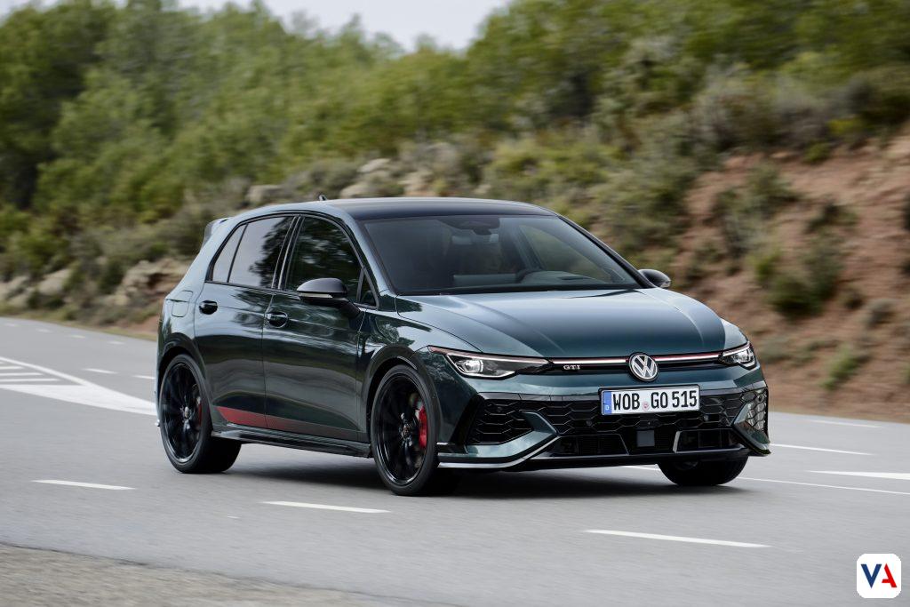 Celebra 50 años de leyenda con el Golf GTI EDITION 50. Descubre la historia detallada de sus 8 generaciones y el modelo más potente jamás creado con 325 PS.
