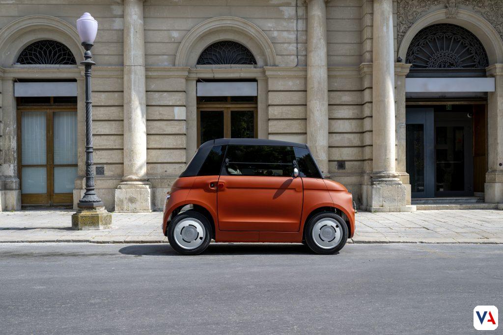 El Fiat Topolino estrena color Corallo y tecnología digital. Conoce el cuadriciclo eléctrico líder en Europa, ideal para la ciudad.
