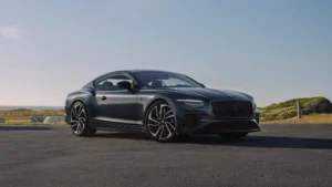 Descubre el nuevo Bentley Continental GT S: un híbrido de alto rendimiento con 680 PS, diseño Blackline oscuro y tecnología de chasis activo para una conducción deportiva superior.
