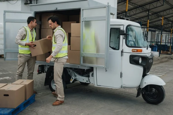 Descubre cómo el mercado de motocarros en Colombia creció un 51% en 2025. Conoce a los líderes del sector como Ceronte y el impacto en la economía rural.