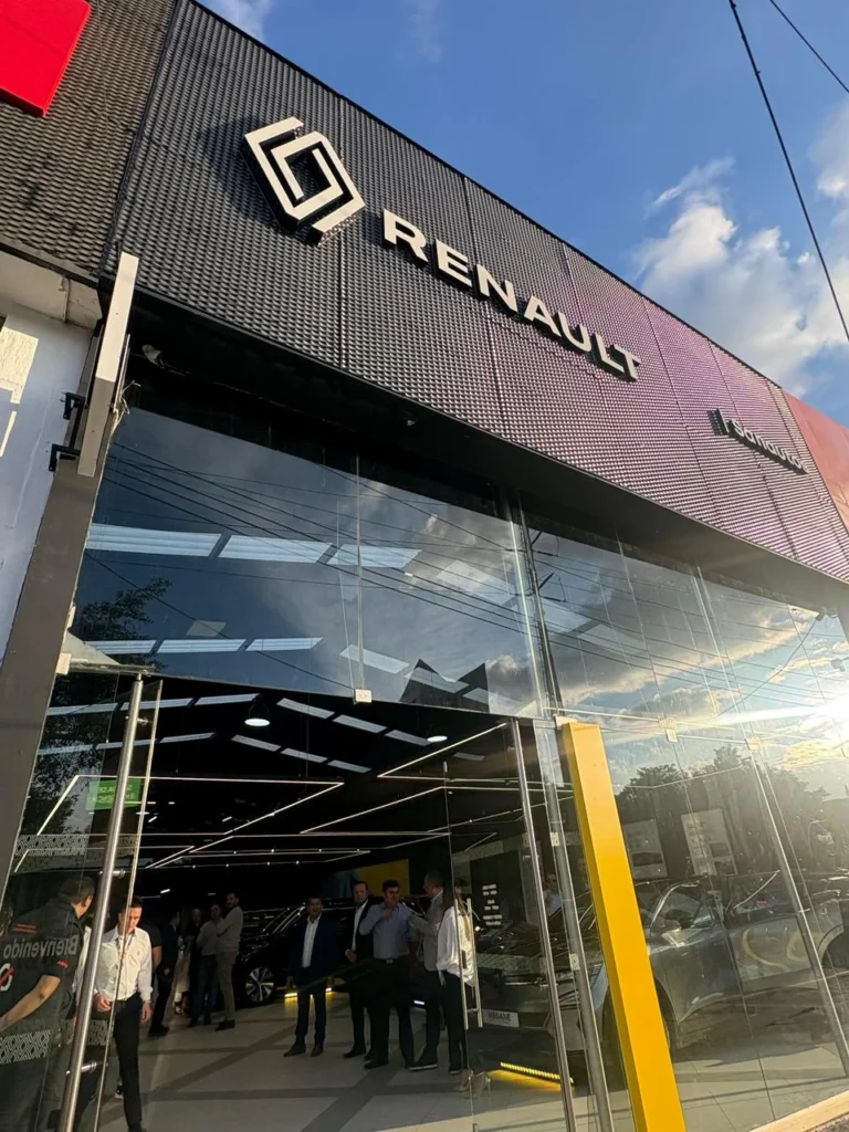 Conozca la Nueva sala Renault en Bogotá inaugurada por Sanautos en Morato, un centro de innovación para la movilidad eléctrica e híbrida.