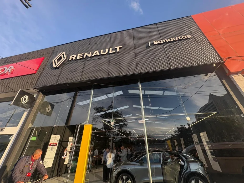 Conozca la Nueva sala Renault en Bogotá inaugurada por Sanautos en Morato, un centro de innovación para la movilidad eléctrica e híbrida.