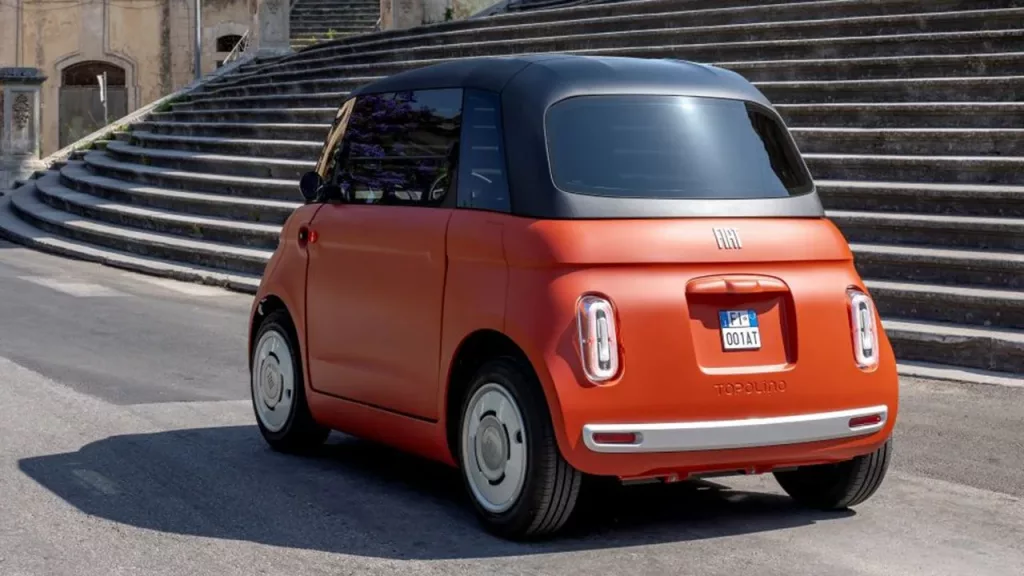 El Fiat Topolino estrena color Corallo y tecnología digital. Conoce el cuadriciclo eléctrico líder en Europa, ideal para la ciudad.
