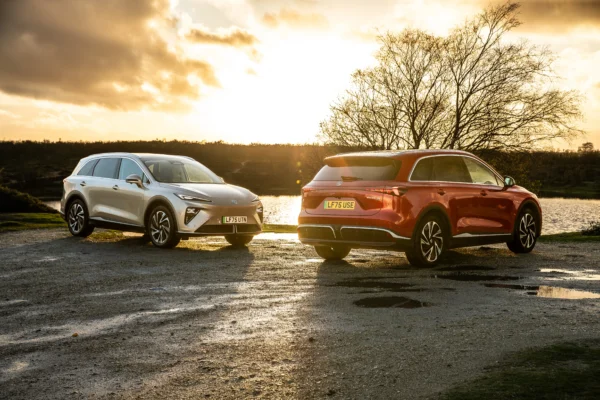 Conoce el nuevo MGS6 EV, un SUV 100% eléctrico con 530 km de autonomía homologada y tecnología MG Pilot. Descubre sus versiones 4x2 y AWD diseñadas para la familia.