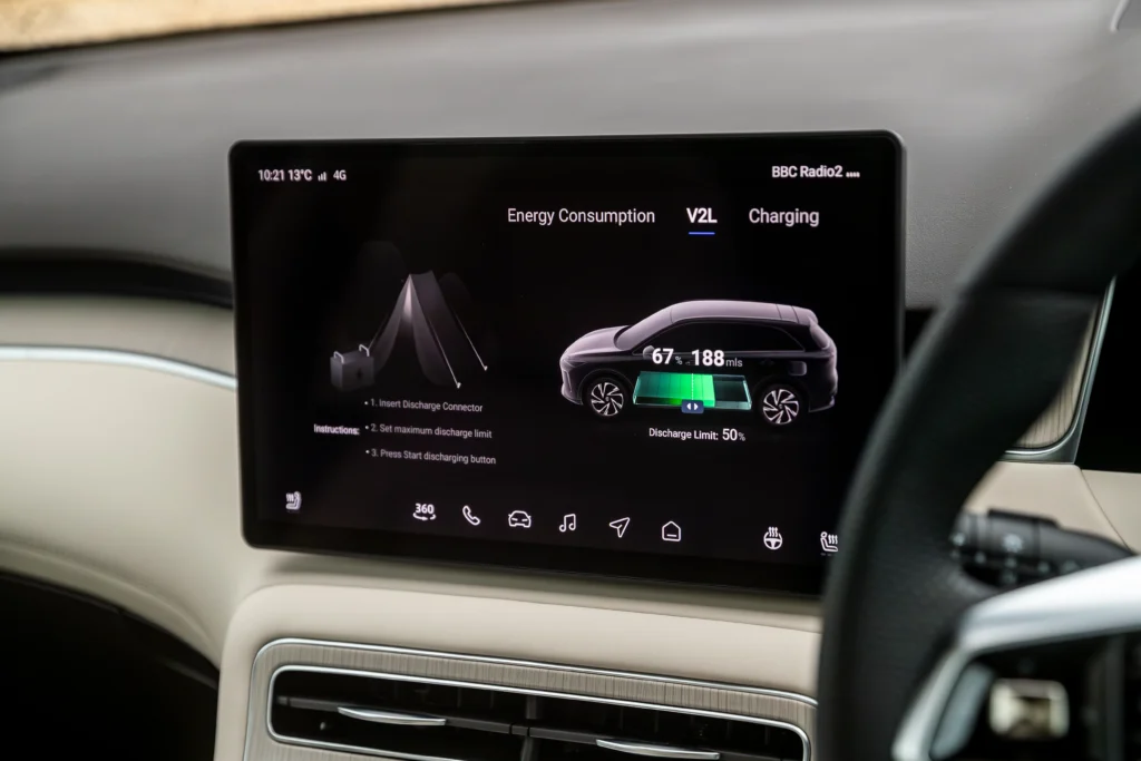 Conoce el nuevo MGS6 EV, un SUV 100% eléctrico con 530 km de autonomía homologada y tecnología MG Pilot. Descubre sus versiones 4x2 y AWD diseñadas para la familia.
