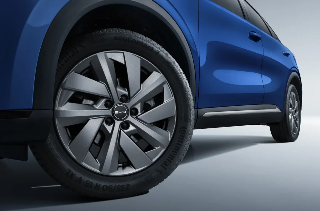 Descubre el nuevo BYD Atto 3 Evo, el SUV eléctrico con 510 km de autonomía, tracción total y carga rápida de 220 kW. Conoce su potencia y tecnología