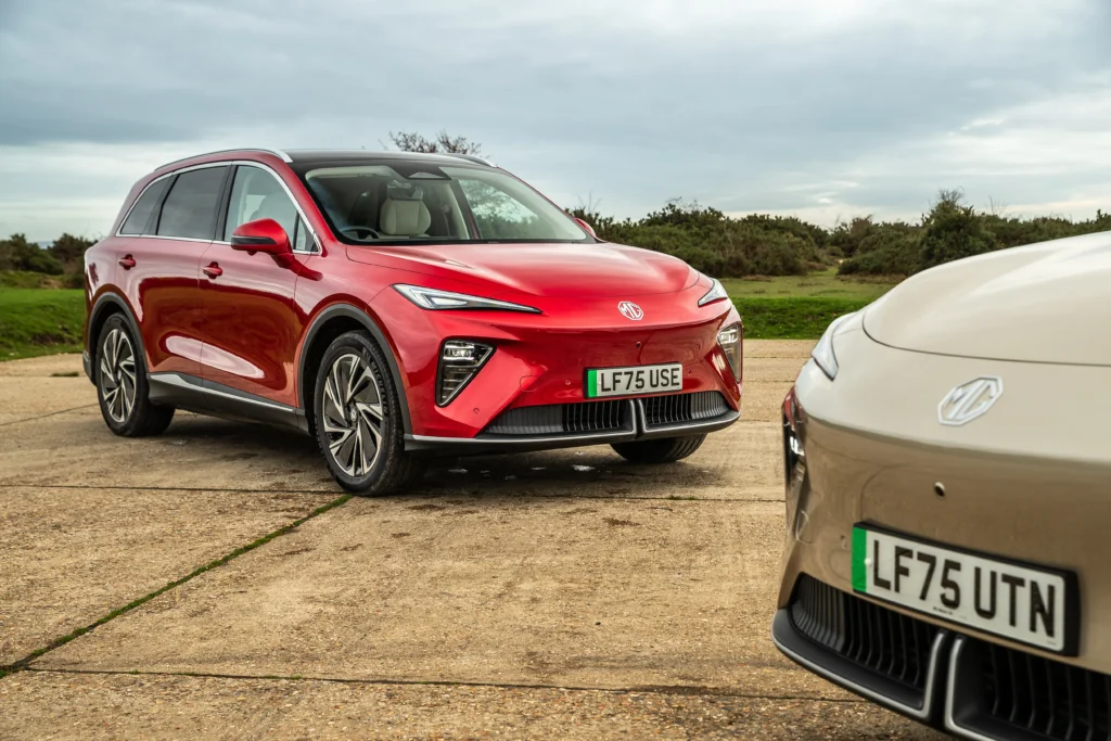 Conoce el nuevo MGS6 EV, un SUV 100% eléctrico con 530 km de autonomía homologada y tecnología MG Pilot. Descubre sus versiones 4x2 y AWD diseñadas para la familia.
