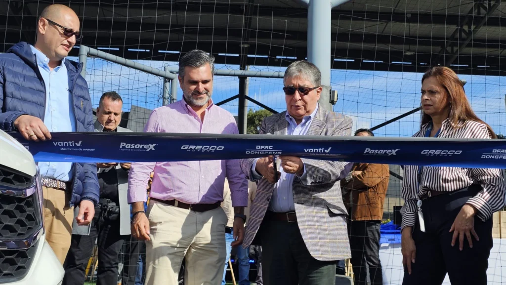 Vehículos comerciales DFAC Dongfeng: La revolución del Gas Natural impulsada por la millonaria apuesta de Pasarex 3 Optimiza tu flota con los Vehículos comerciales DFAC Dongfeng a gas natural, la solución de Pasarex para una logística sostenible en Colombia.