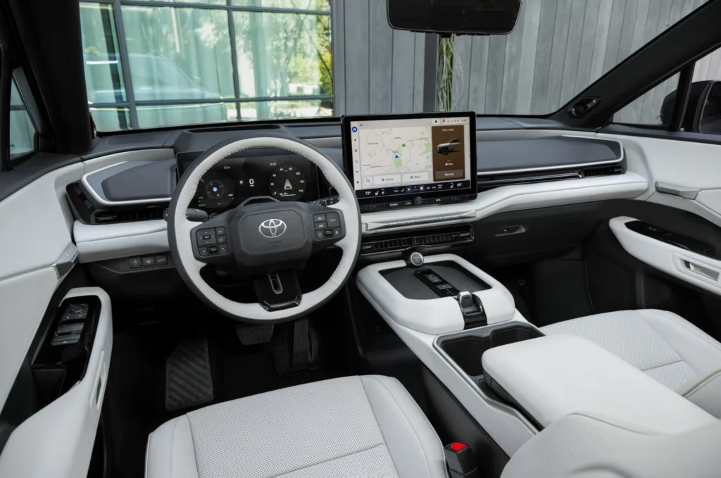 Toyota Highlander 2027: El SUV eléctrico de 515 km de rango 6 Descubre la nueva Toyota Highlander 2027, el SUV eléctrico con 515 km de autonomía, siete plazas y la tecnología de seguridad Toyota Safety Sense 3.1.