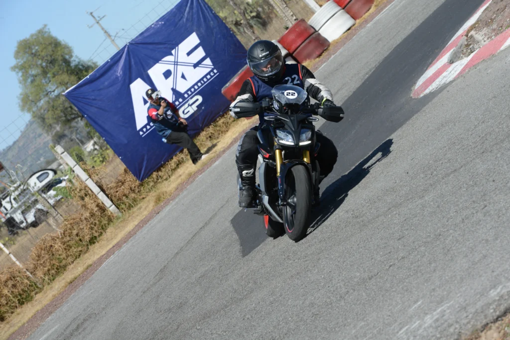 El ARE GP Latinoamérica reúne a los mejores pilotos de la región en una competencia técnica de TVS Motor Company rumbo a la gran final en India.