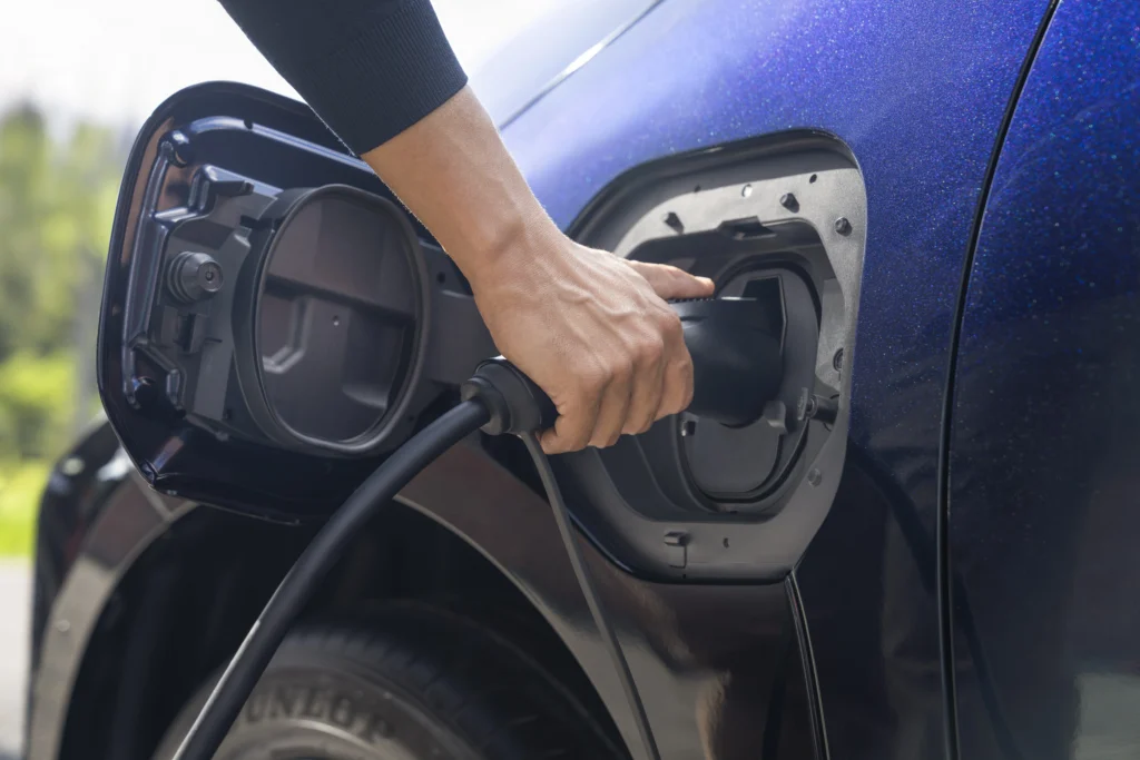 Descubre la nueva Toyota bZ4X en Colombia, un SUV 100% eléctrico con 338 hp, tracción AWD y tecnología Beyond Zero para una movilidad sostenible y potente