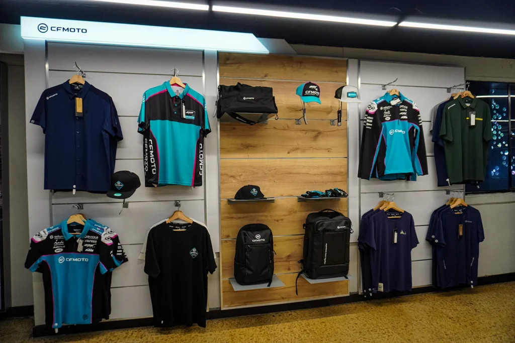 CFMOTO en Medellín: La nueva era de la movilidad premium en el Valle de Aburrá 3 Descubre la nueva vitrina de CFMOTO en Medellín ubicada en MOTOMALL Envigado, ofreciendo movilidad premium y tecnología de vanguardia.