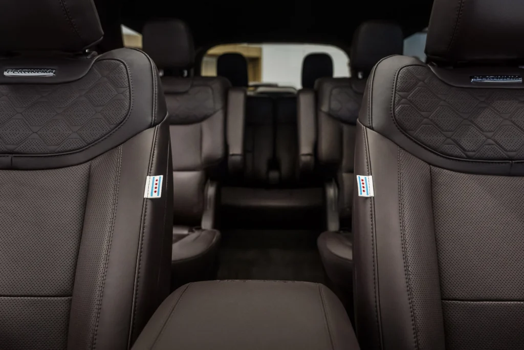 La Ford Explorer Papa León XIV es el nuevo papamóvil híbrido que conecta las raíces de Chicago con el Vaticano en un hito de personalización y tecnología.