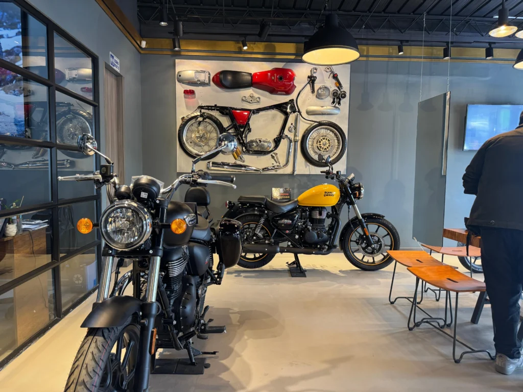 Descubre la Royal Enfield comunidad en Colombia, donde la pasión por el motociclismo se vive en cada rincón del país.