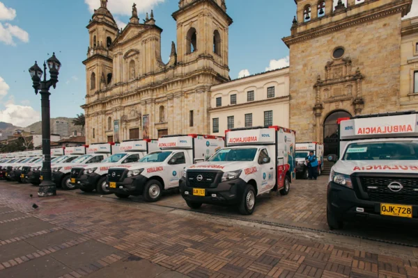 Descubre cómo la entrega de 47 ambulancias Nissan en Colombia fortalece la red de salud pública y mejora el transporte asistencial en todas las regiones.
