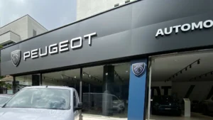 Automotor.co celebra diez años de innovación automotriz en Colombia, destacando la excelencia y el diseño vanguardista de Peugeot.