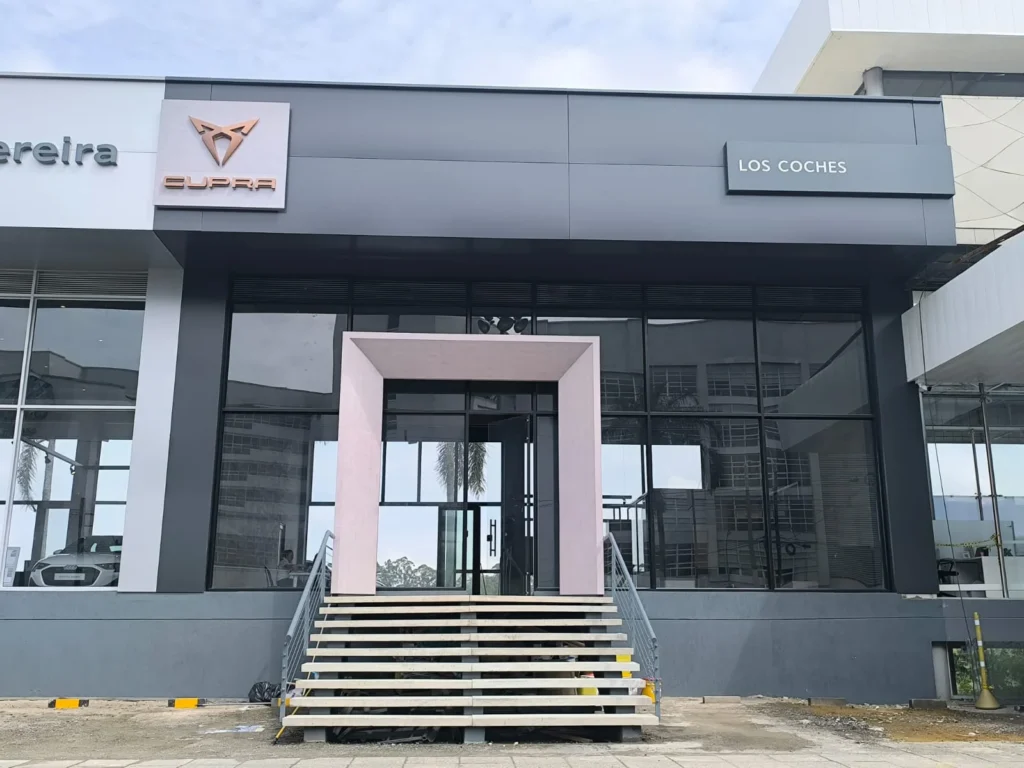 Visita Los Coches Fest del 12 al 15 de marzo. Encuentra vehículos híbridos, eléctricos y a gasolina con tasas desde el 0,0% y bonos exclusivos en modelos seleccionados.
