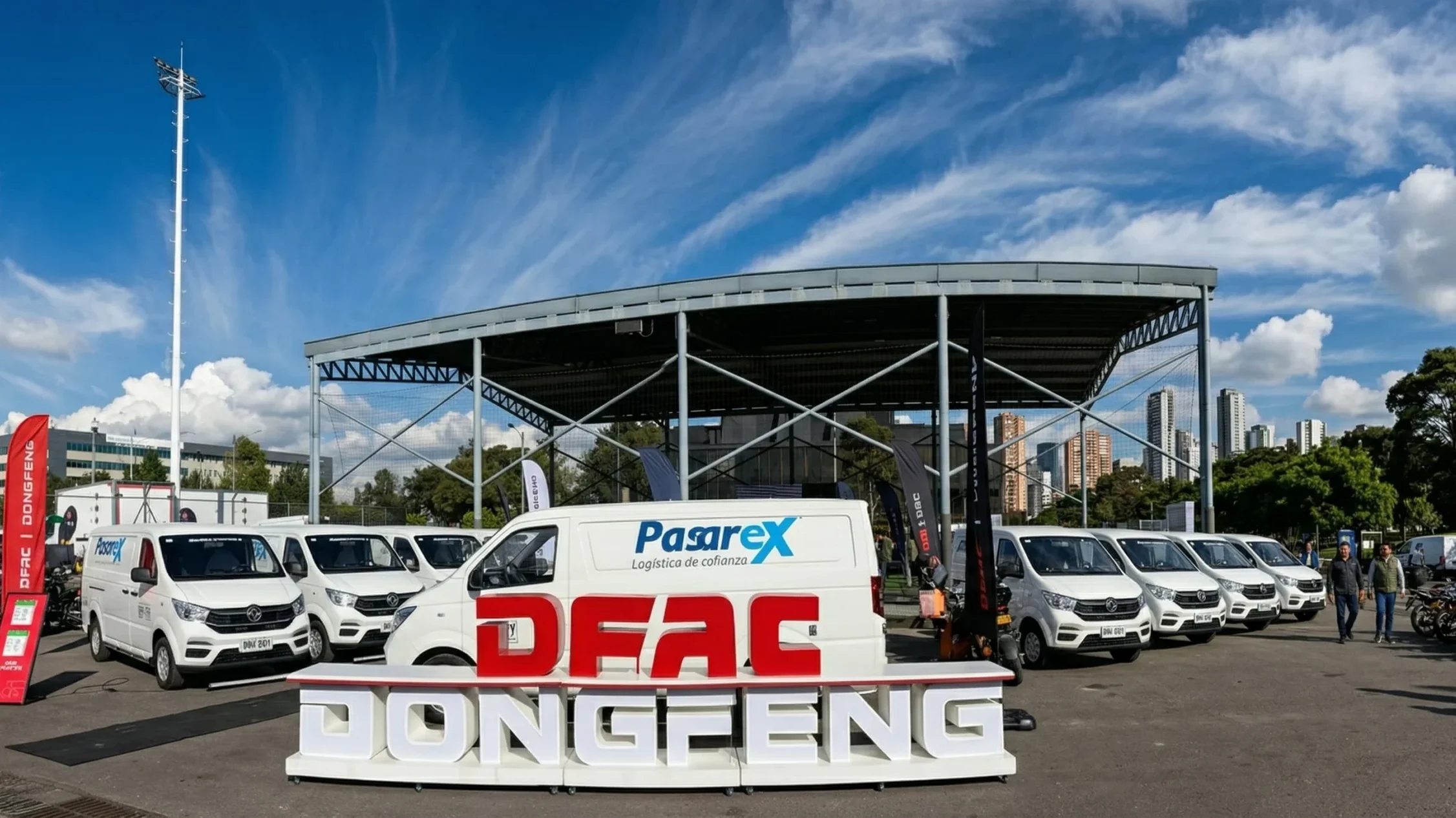 Optimiza tu flota con los Vehículos comerciales DFAC Dongfeng a gas natural, la solución de Pasarex para una logística sostenible en Colombia.