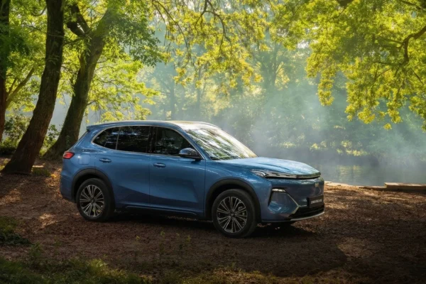 Conozca las claves del ahorro con vehículos eléctricos en Colombia para 2026. Información sobre autonomía del Geely EX2, EX5 y beneficios legales.