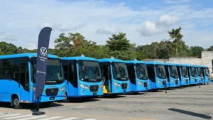 La flota de buses Volkswagen Euro 6 llega a Santander para revolucionar el transporte con tecnología de vanguardia y sostenibilidad.