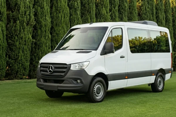 Mercedes-Benz Vans Colombia presenta la nueva Sprinter 411 CDI, estableciendo nuevos estándares de eficiencia y seguridad en el transporte nacional.