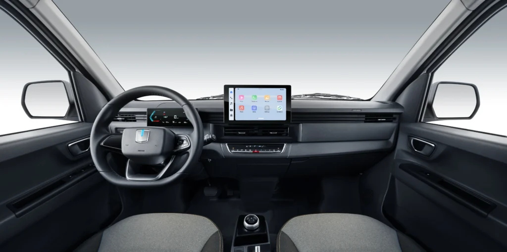 Tecnología en vehículos de carga: La revolución invisible que protege al transportador moderno 2 La Tecnología en vehículos de carga revoluciona la seguridad vial con sistemas ADAS y monitoreo de fatiga para optimizar la logística moderna.