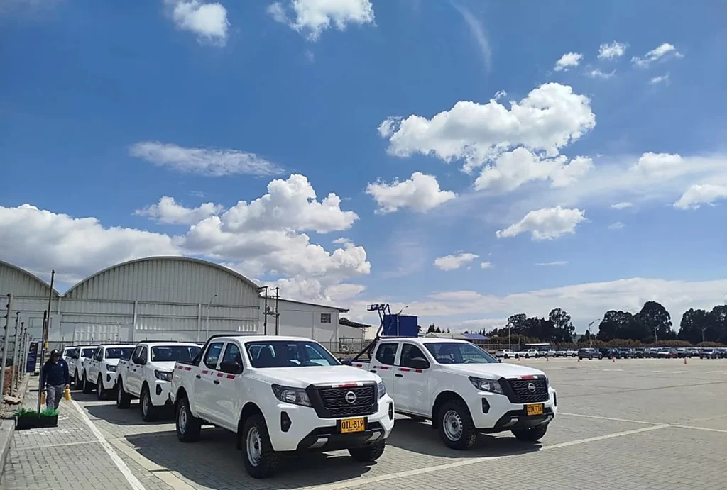 Camionetas Nissan 4x4 Colombia: El motor de la infraestructura y la seguridad estratégica 3 Las Camionetas Nissan 4x4 Colombia impulsan la seguridad y la infraestructura nacional con eficiencia operativa en terrenos complejos.