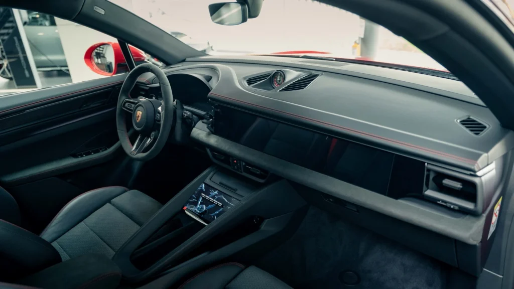 Nuevos Porsche GTS en Colombia: así son los Macan Electric y Taycan más dinámicos 4 Porsche Macan GTS facelift 2026 Porsche GTS