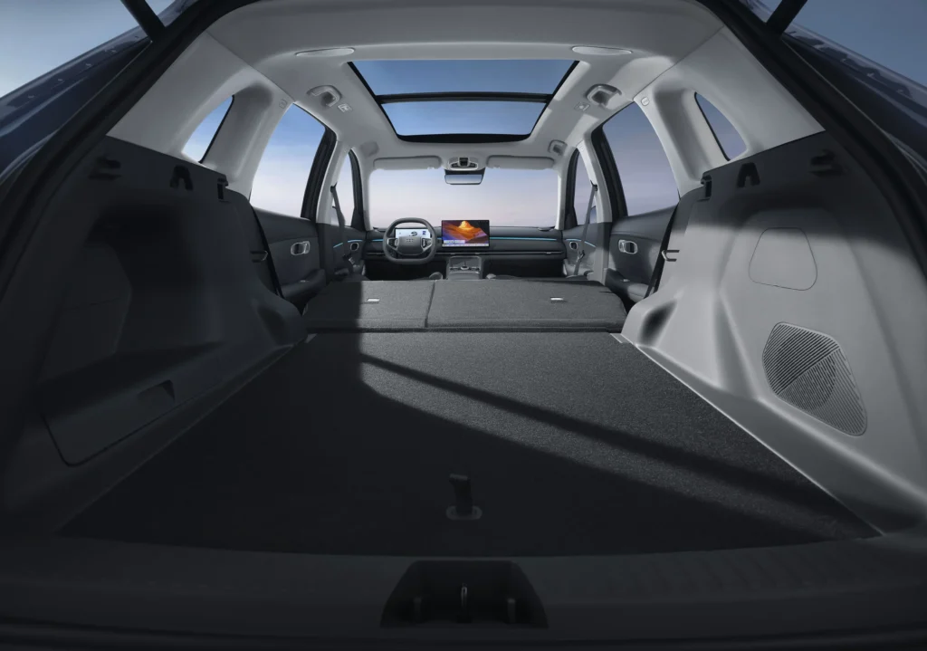 Geely Starray EM-i La revolución híbrida enchufable que transforma la movilidad sostenible en Colombia 4 Descubre el nuevo Geely Starray EM-i, el SUV híbrido enchufable que redefine la movilidad sostenible en Colombia con tecnología de vanguardia y gran autonomía.