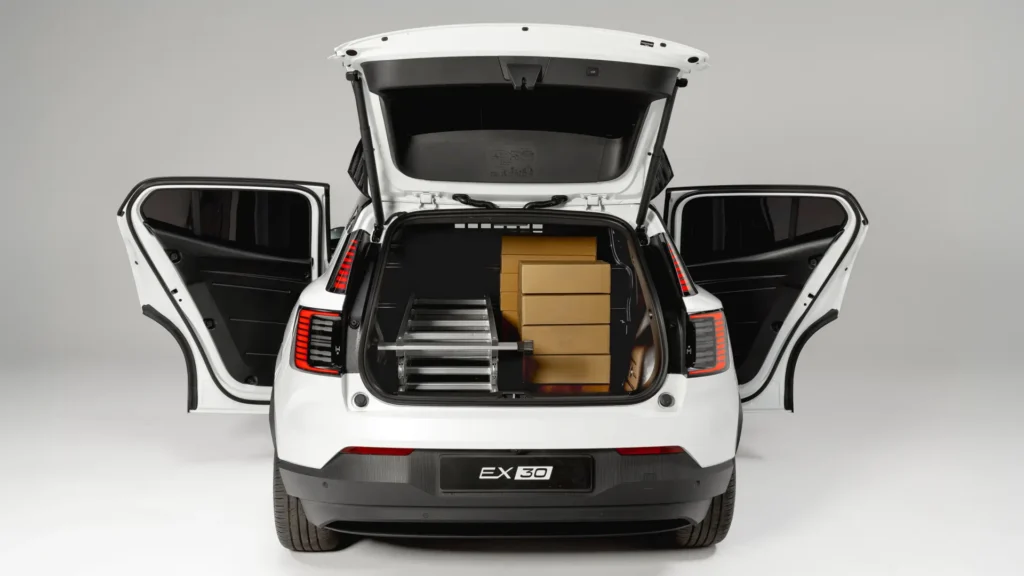 El Volvo EX30 Cargo es una curiosa solución para el transporte de carga urbana 5 Volvo EX30 Cargo 2026