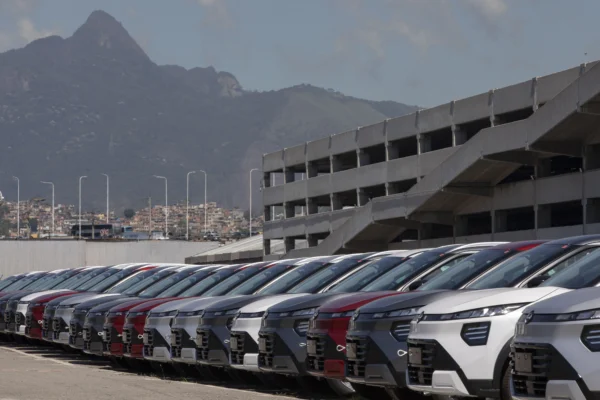 El nuevo Nissan Kait llega a Colombia con diseño versátil y tecnología de punta. Conoce todos los detalles de este innovador SUV brasileño aquí.