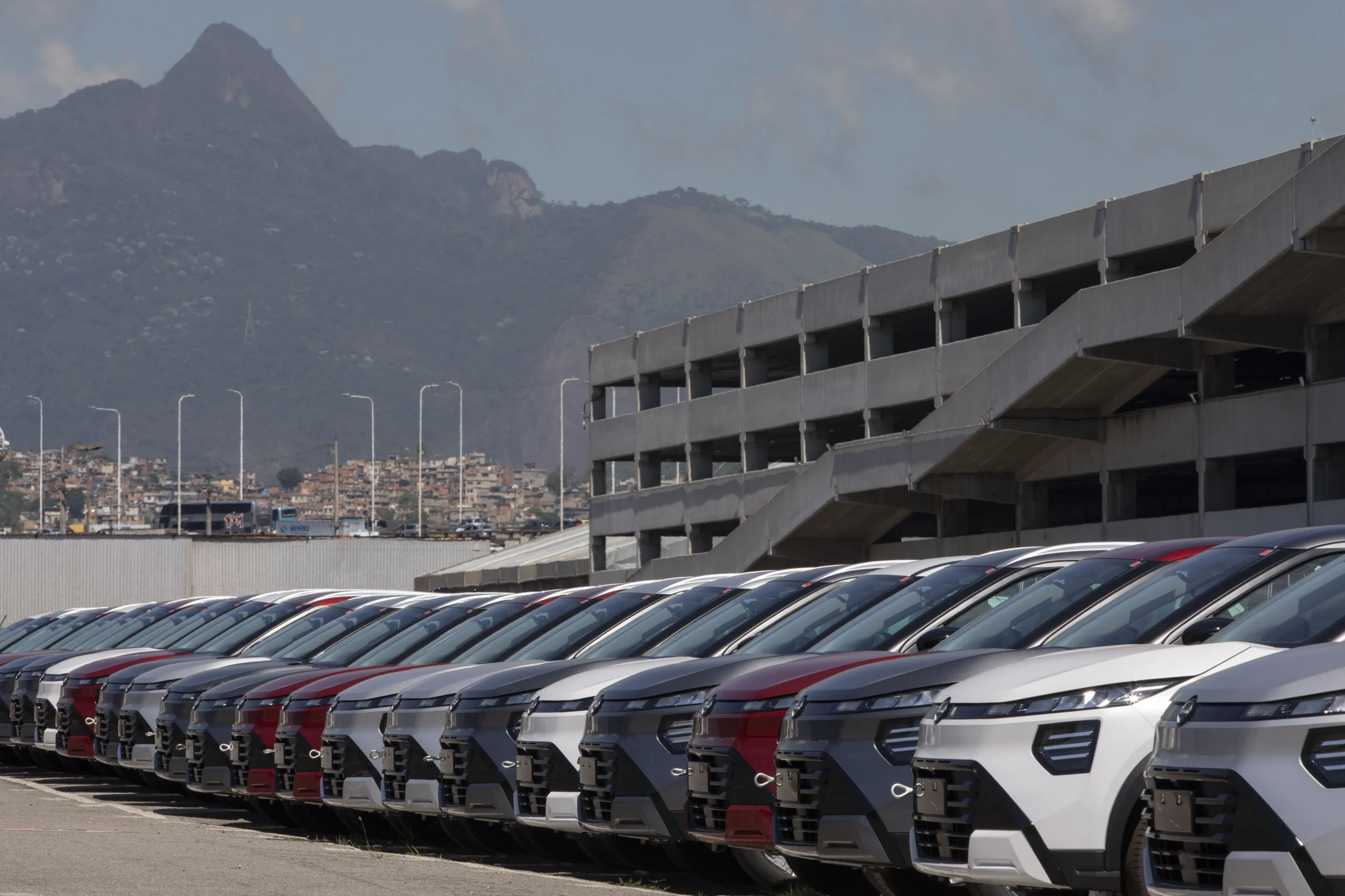 El nuevo Nissan Kait llega a Colombia con diseño versátil y tecnología de punta. Conoce todos los detalles de este innovador SUV brasileño aquí.