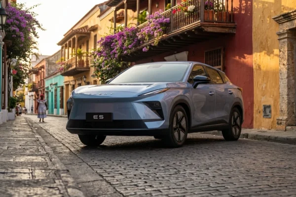 El Chery E5 2026 bate récords en Colombia con 700 reservas en su primer día. Descubre por qué esta SUV eléctrica lidera el mercado. Conoce los detalles.