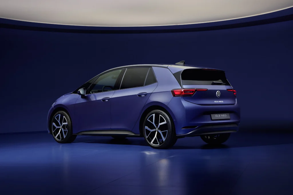 Nuevo Volkswagen ID.3 Neo: La audaz evolución eléctrica que se presenta al mundo 6 Descubre el Nuevo Volkswagen ID.3 Neo: la audaz evolución eléctrica que redefine la experiencia con diseño vanguardista y tecnología avanzada.