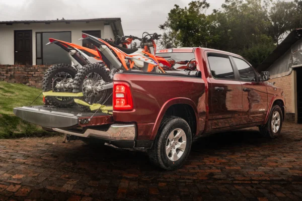 Optimiza el transporte de motos en Ram con seguridad. Descubre consejos técnicos y la versatilidad de estas pick-ups en Colombia. Conoce los detalles.