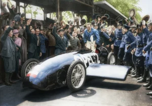 Fascinante historia de Opel: del rayo a los cohetes -