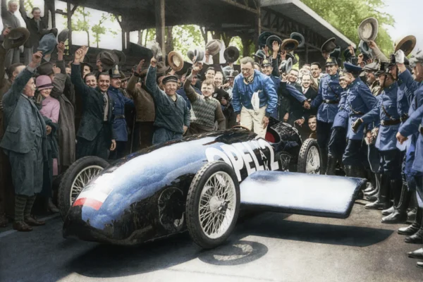 Fascinante historia de Opel: del rayo a los cohetes -